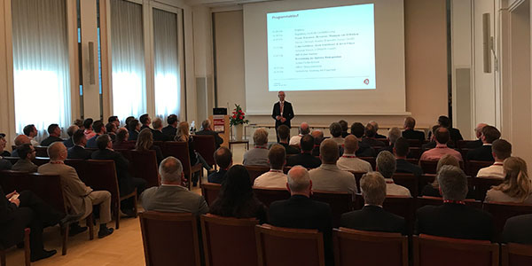 6. Cyberlounge von NW Assekuranz – Die Veranstaltung zum Thema Cyber-Security Foto von der Eröffnung der 6. Cyberlounge durch Matthias Böhm, Geschäftsführer bei NW Assekuranz